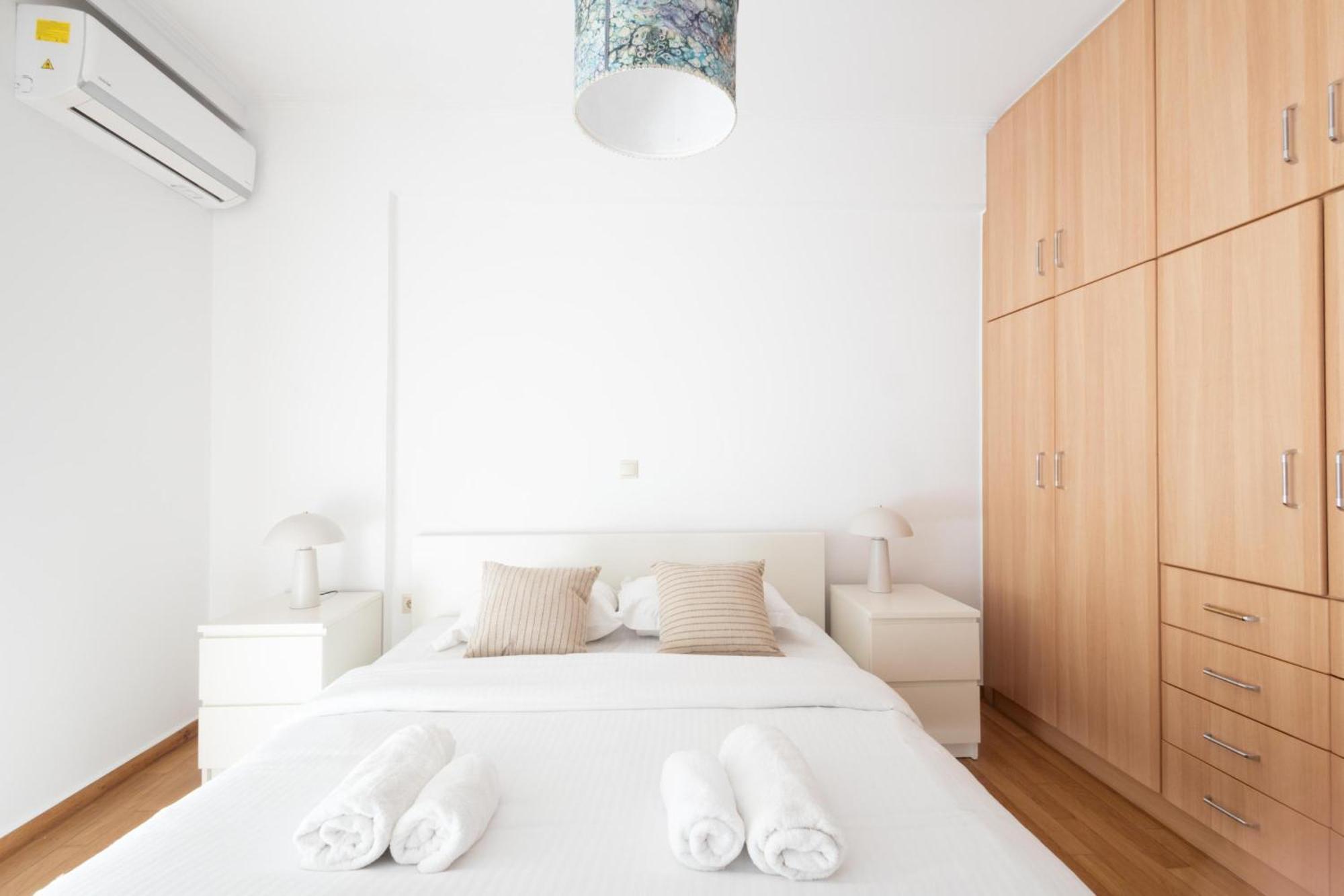 Luxury And Spacious Apt For 8 Guests New Features April 2025 Афины Экстерьер фото